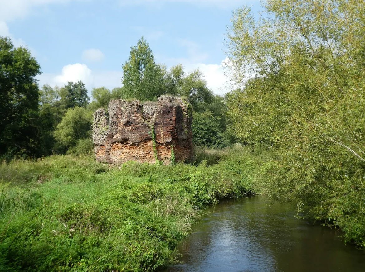 Kasteelruïne Ouborg, Netherlands